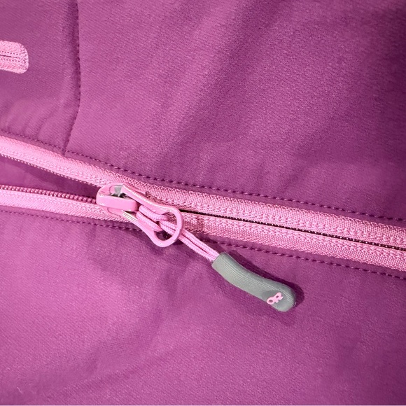 Outdoor research purple shell jacket, women's size medium - Picture 9 of 10